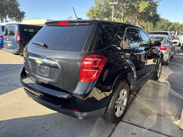 2017 Chevrolet Equinox LS photo 3