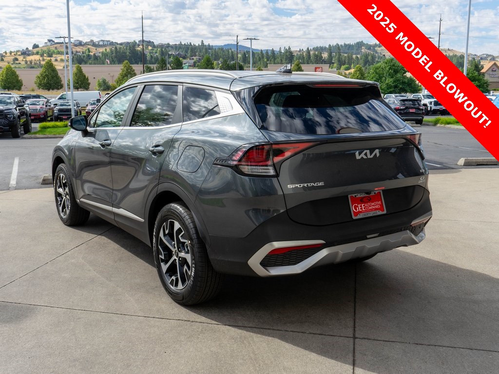 2025 Kia Sportage Hybrid EX photo 3
