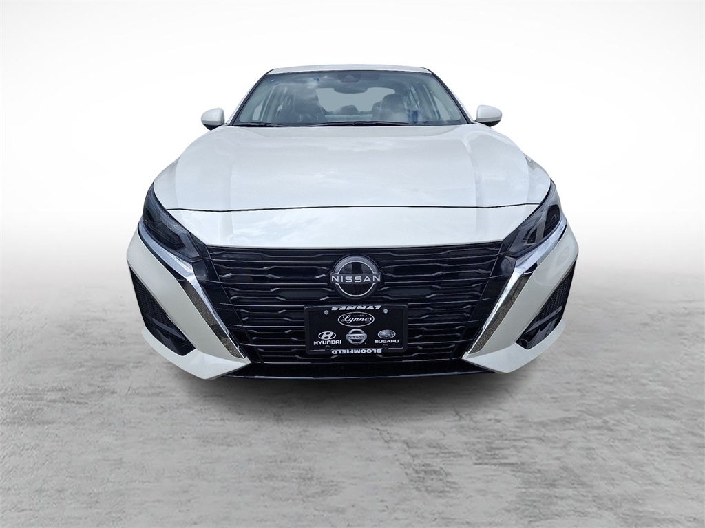 2025 Nissan Altima SV photo 2