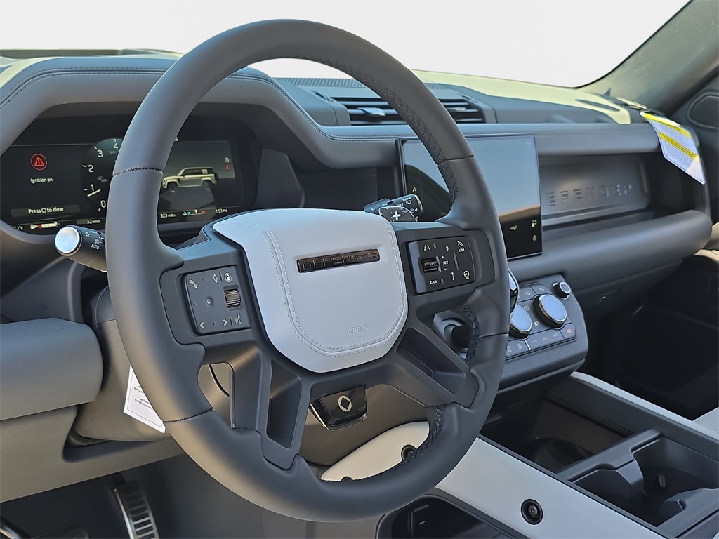 2025 Land Rover Defender 110 V8 photo 15