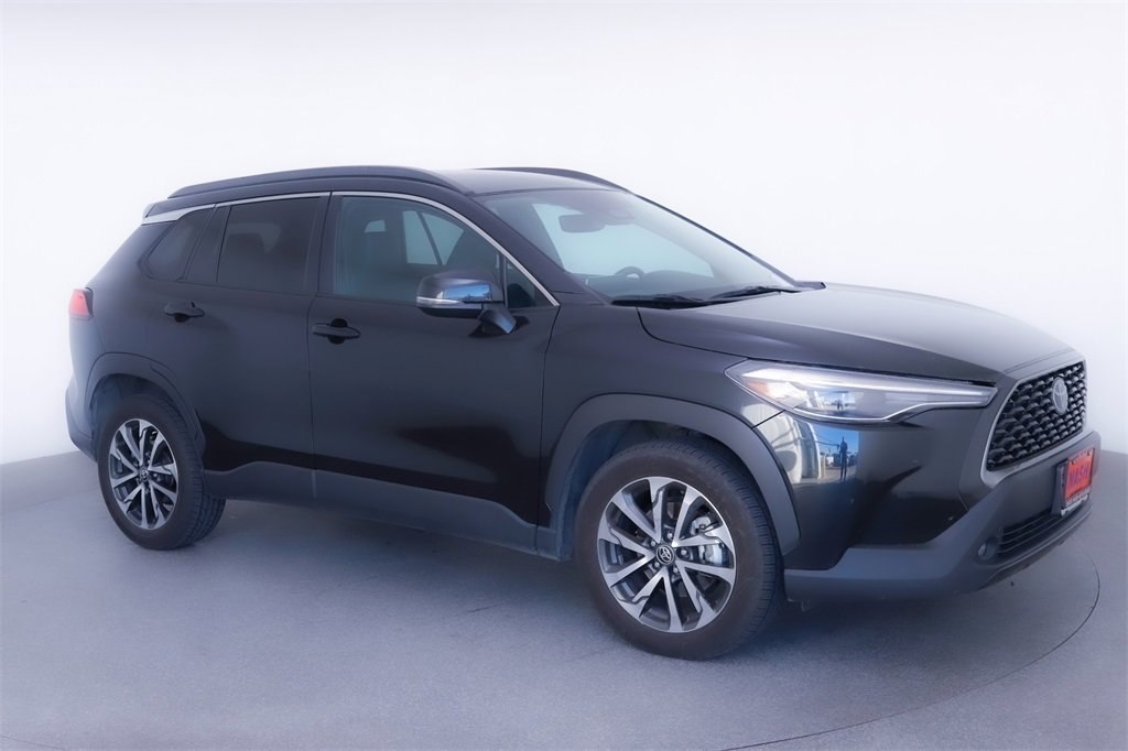 2024 Toyota Corolla Cross XLE's photo