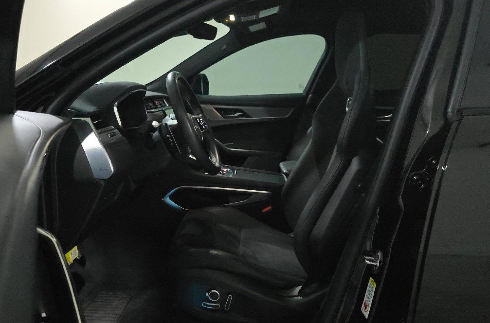 2024 Jaguar F-PACE SVR photo 2