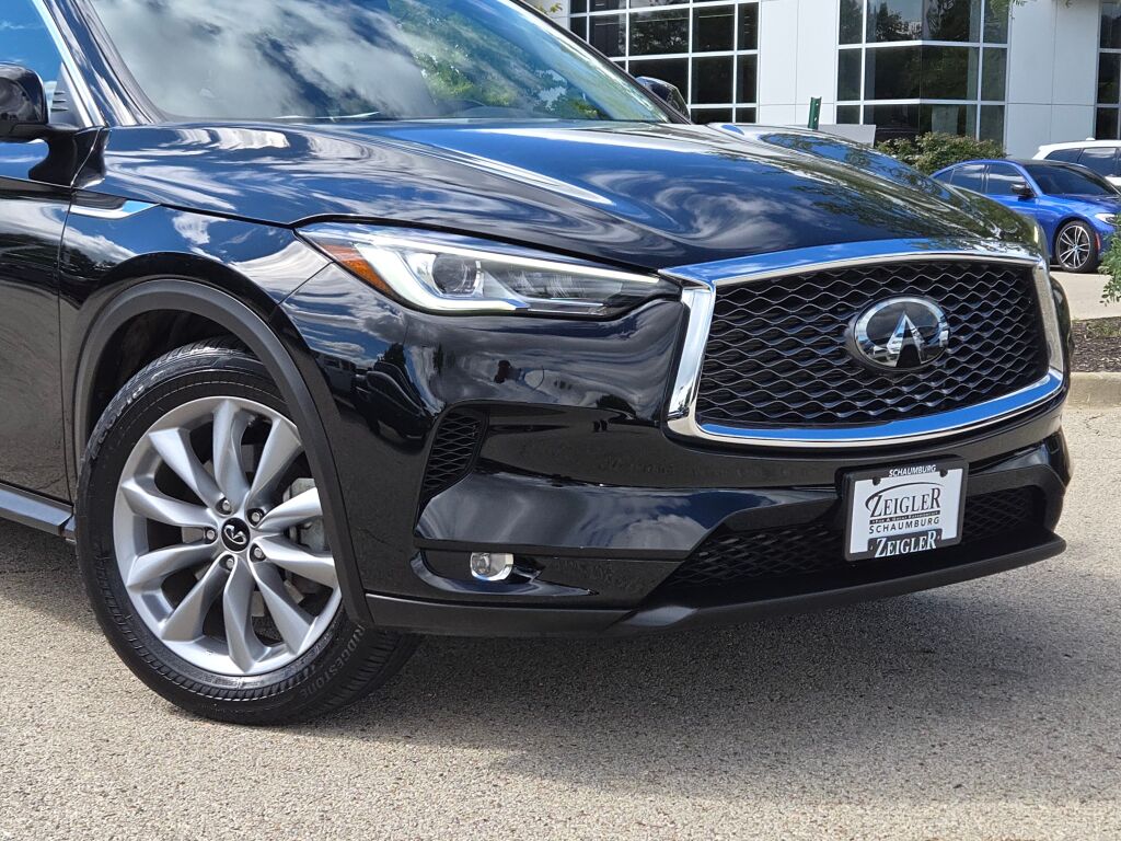 2022 Infiniti QX50 Luxe AWD photo 2