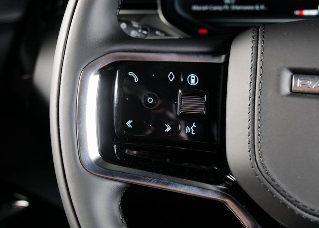 2025 Land Rover Range Rover Sport SE photo 17