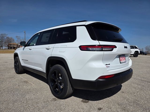 2025 Jeep Grand Cherokee Limited photo 4