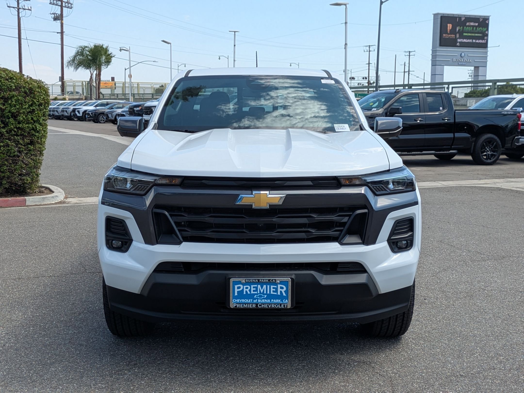 2025 Chevrolet Colorado Work Truck LT photo 8