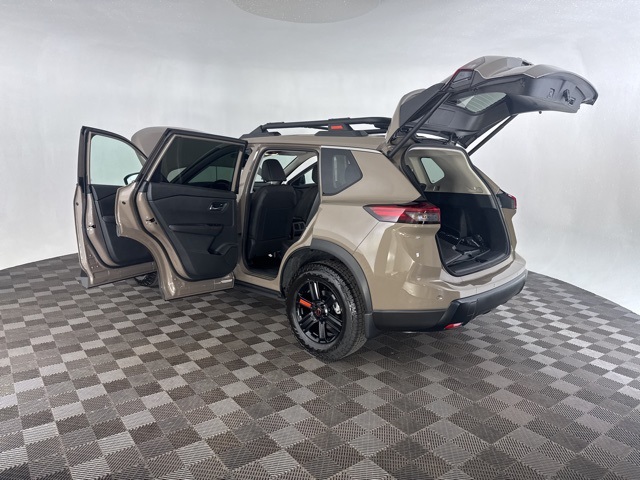 2026 Nissan Rogue SV photo 15