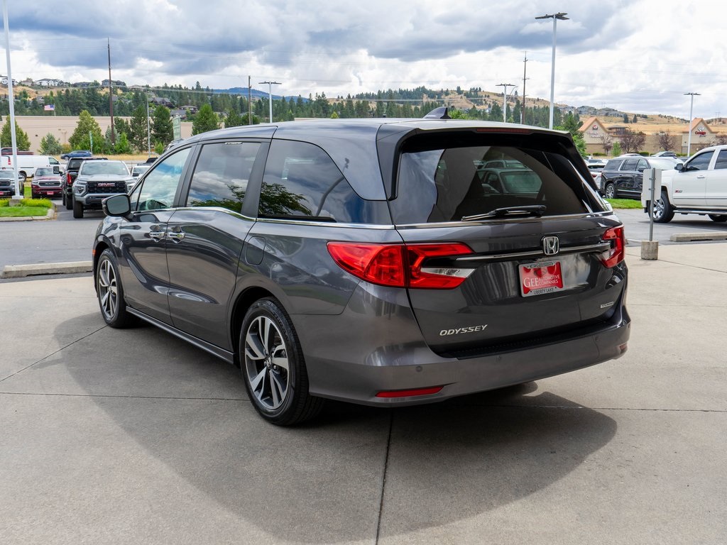 2023 Honda Odyssey Touring photo 4