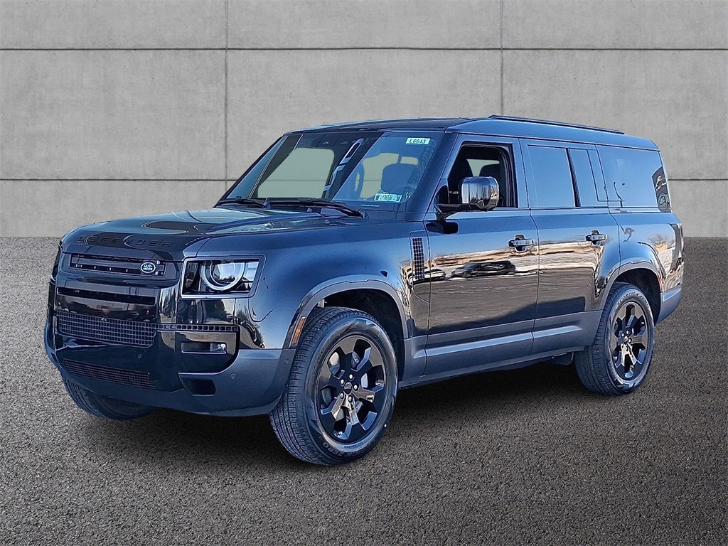 2026 Land Rover Defender S's photo