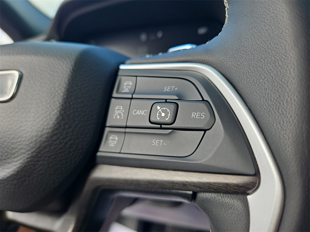 2024 Jeep Grand Cherokee Limited photo 32