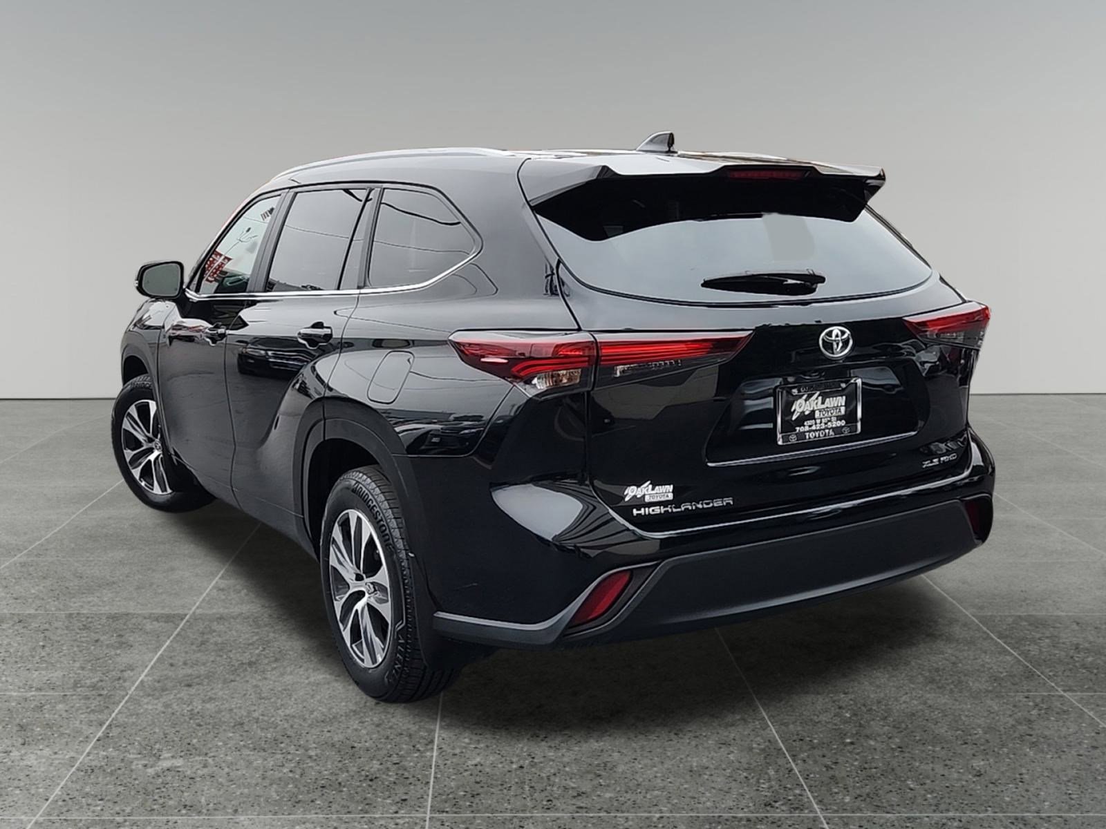 2024 Toyota Highlander XLE photo 5