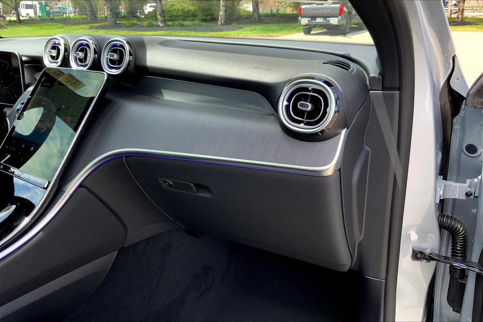 2025 Mercedes Benz GLC 300 4MATIC photo 7
