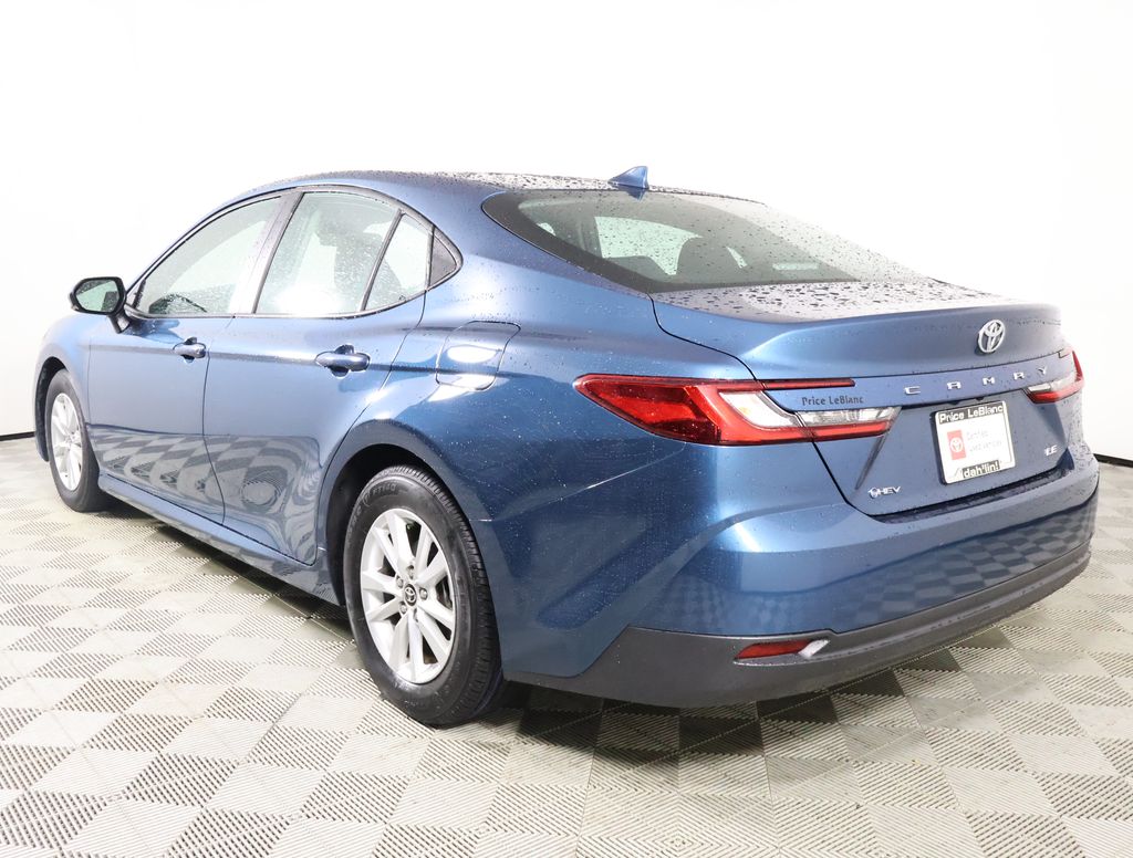 2025 Toyota Camry LE photo 4