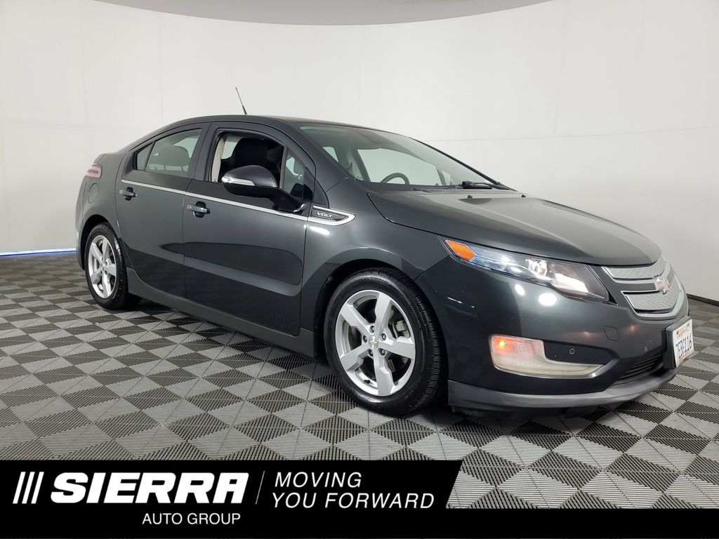 Used 2014 Gray Chevrolet Base image 1