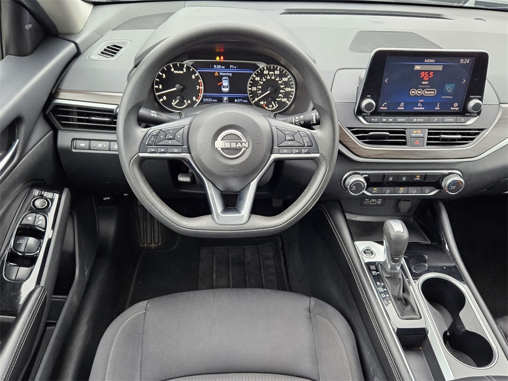 2023 Nissan Altima 2.5 SV photo 7