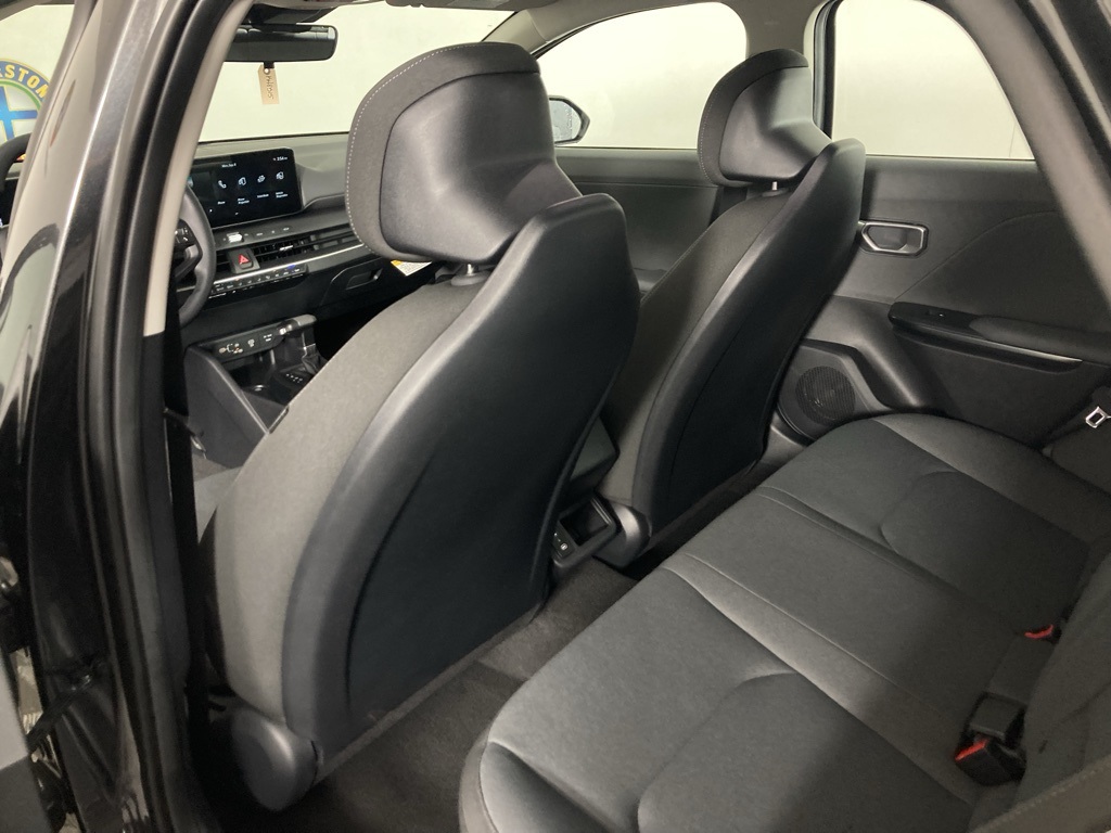 2025 Kia K4 LXS photo 2