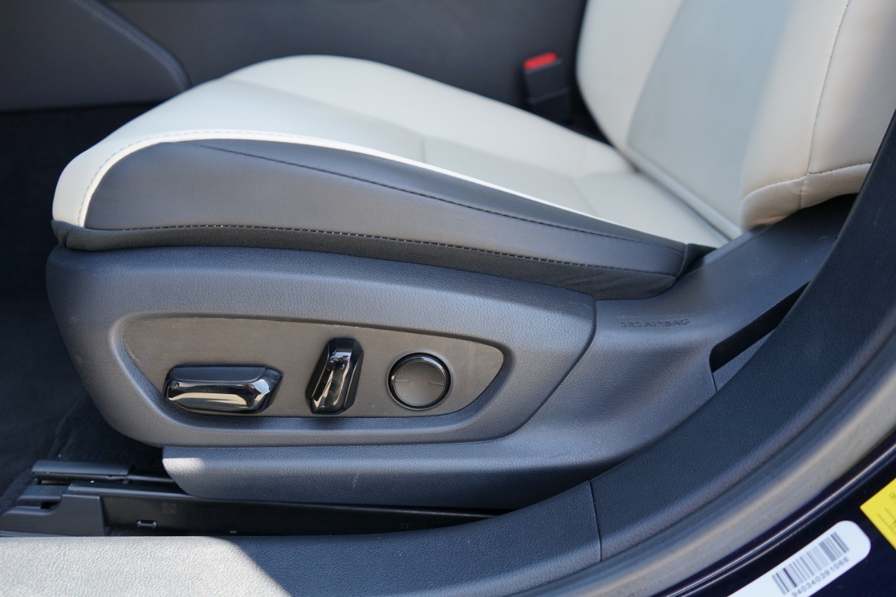 2025 Lexus ES 350 photo 23