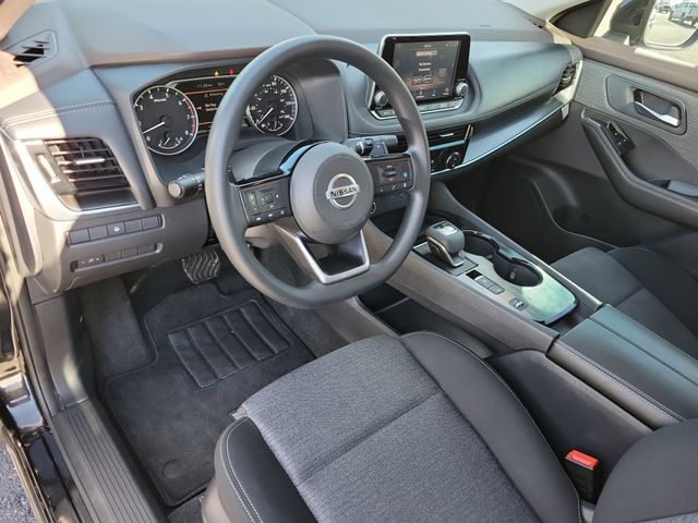 2021 Nissan Rogue SV photo 3