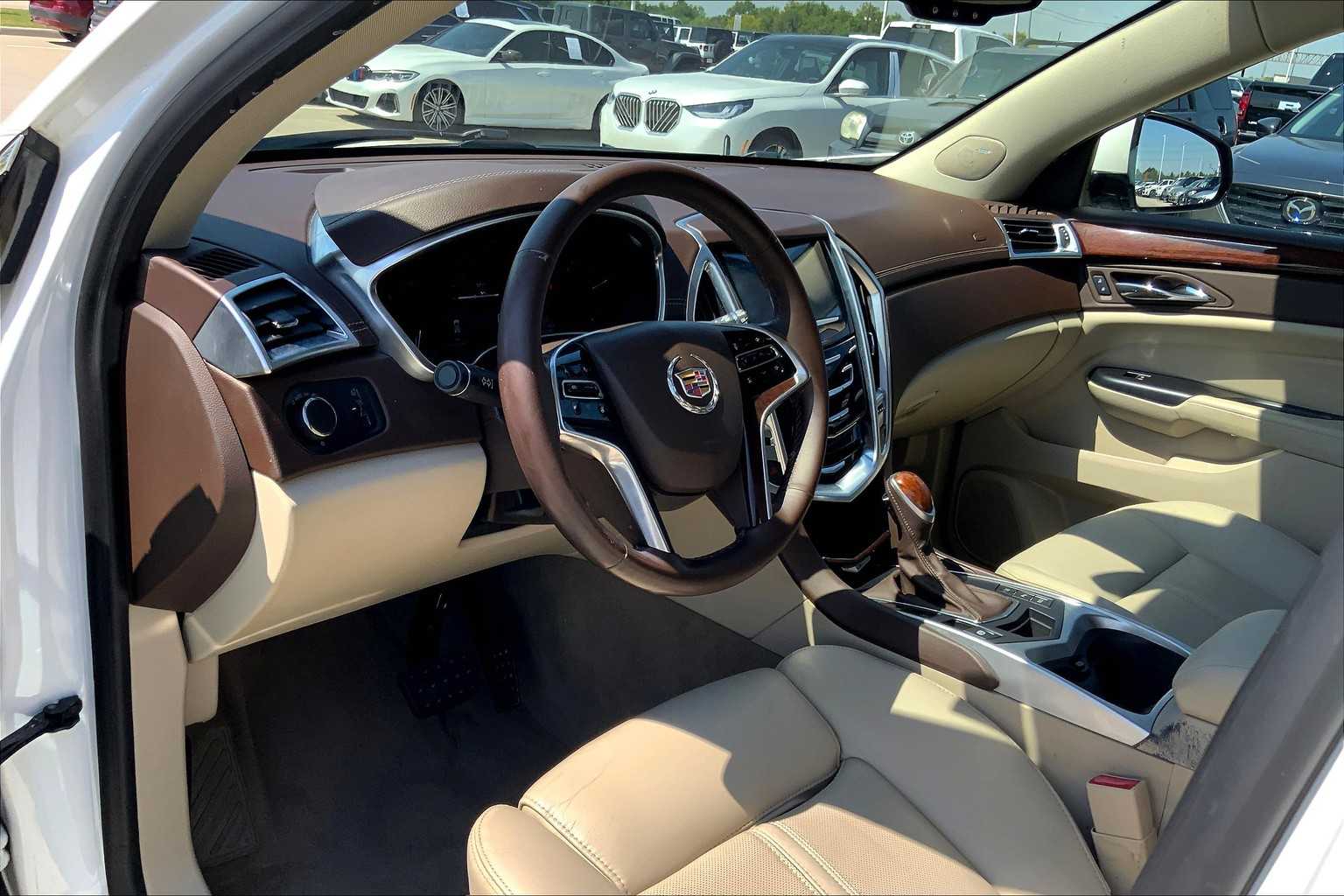 2015 Cadillac SRX Luxury photo 16