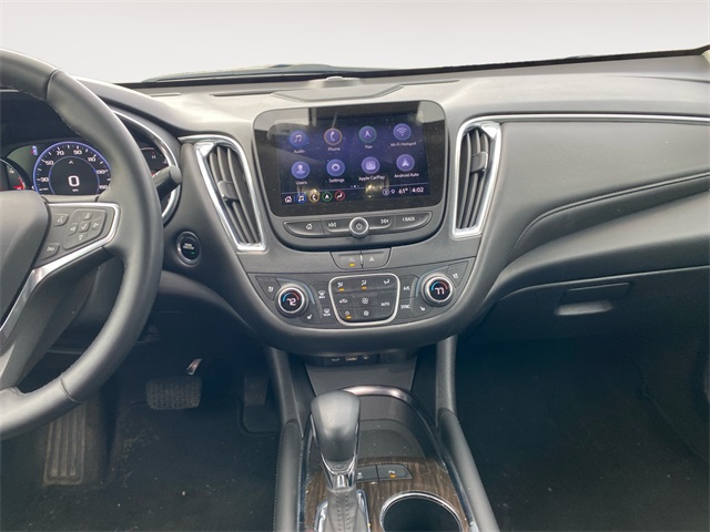 2024 Chevrolet Malibu Premier 2LT photo 11
