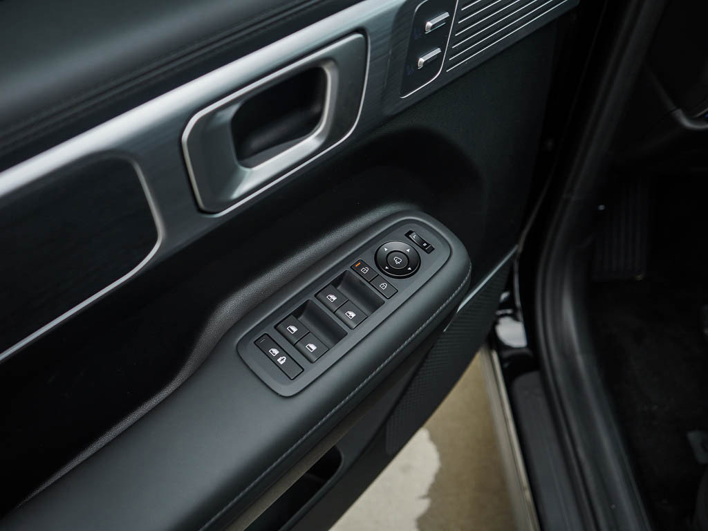 2026 Hyundai Santa Fe Limited photo 18