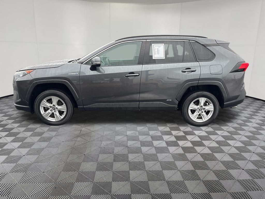 2020 Toyota RAV4 Hybrid LE photo 2