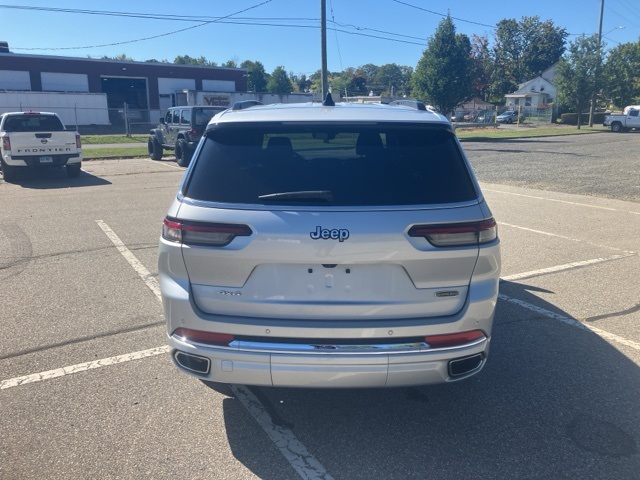 2023 Jeep Grand Cherokee Overland photo 6