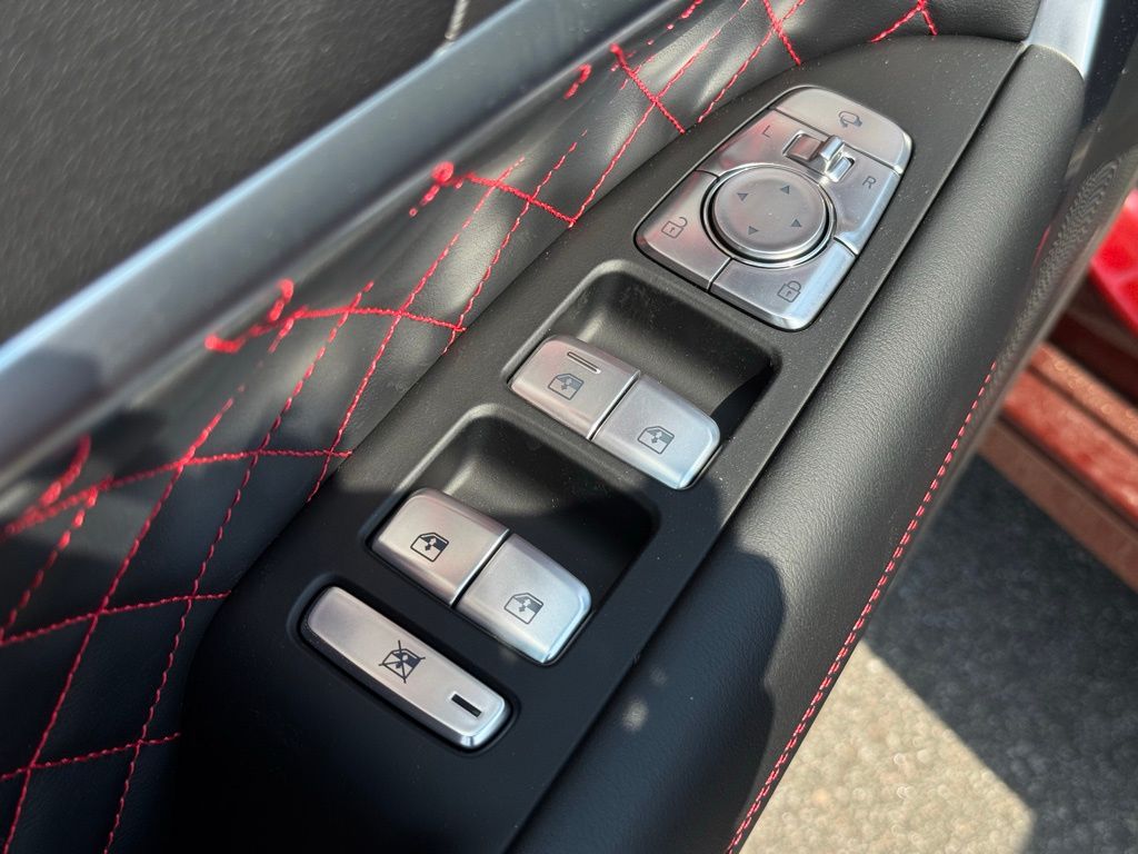 2025 Genesis G70 3.3T Sport Advanced photo 25