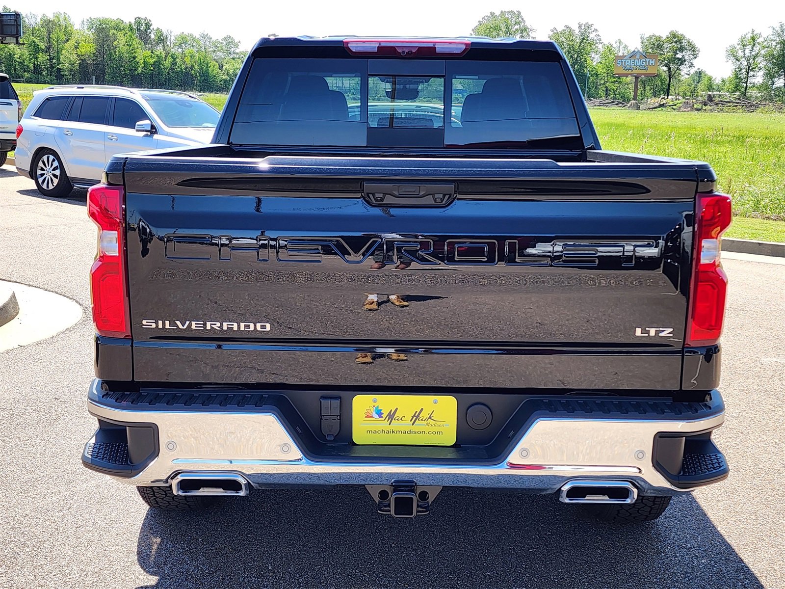 2025 Chevrolet Silverado 1500 LTZ photo 4