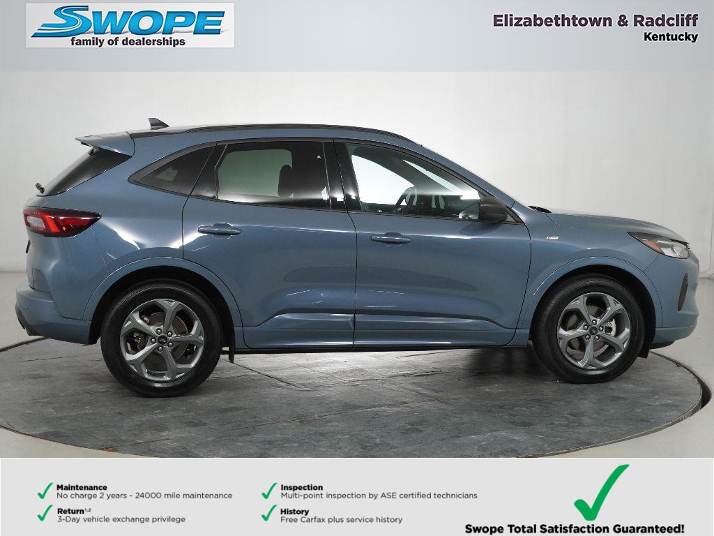 2023 Ford Escape ST-Line photo 2