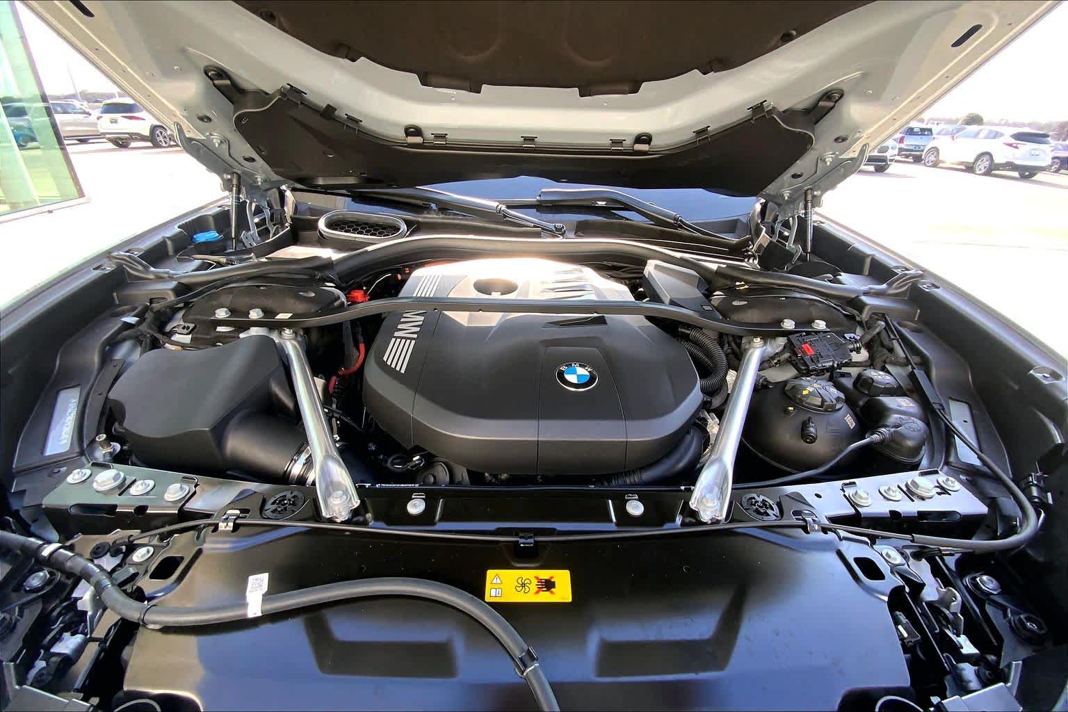 2025 BMW 7 Series 750e - Photo 31