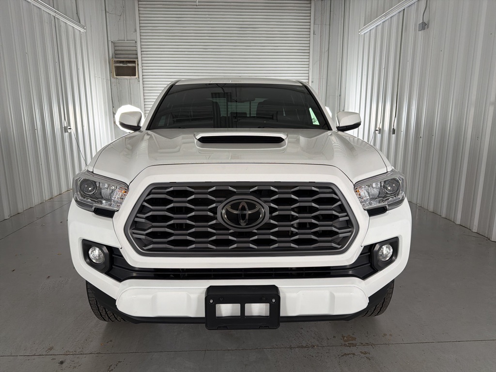 2022 Toyota Tacoma TRD Sport photo 2