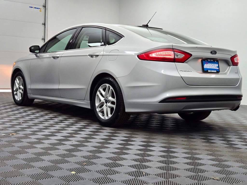 2014 Ford Fusion SE photo 4