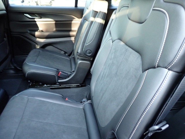 2025 Jeep Grand Cherokee Altitude X photo 11