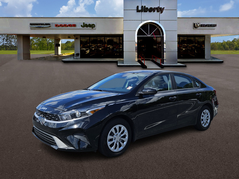 Used 2024 Kia Forte LX with VIN 3KPF24AD1RE828043 for sale in Hinesville, GA