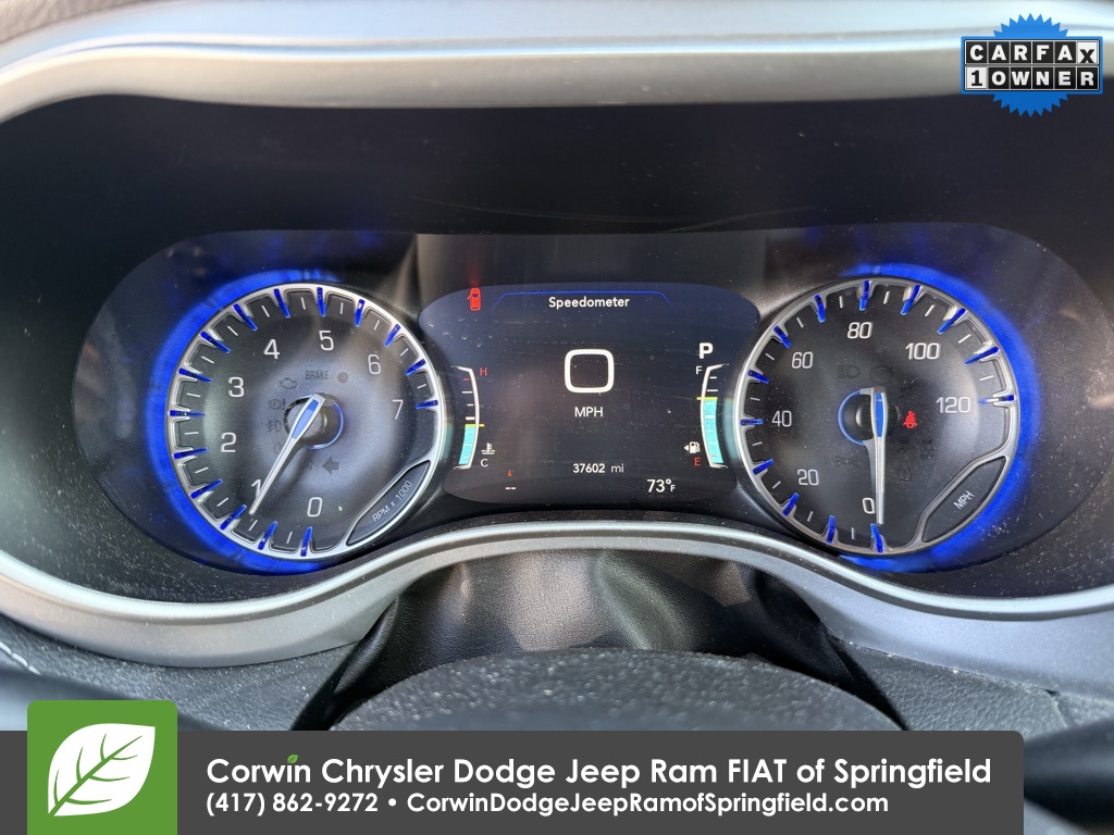 2023 Chrysler Pacifica Touring L photo 10