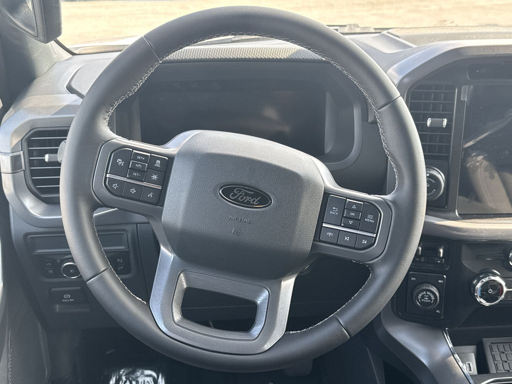 2025 Ford F-150 XLT photo 11