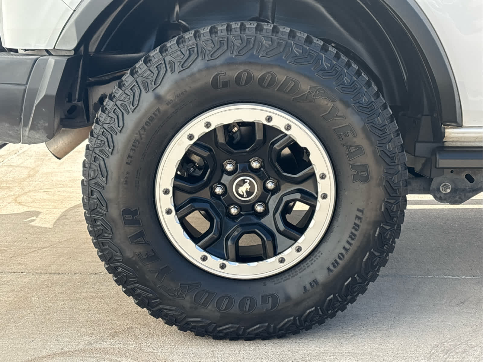 2023 Ford Bronco Base photo 8