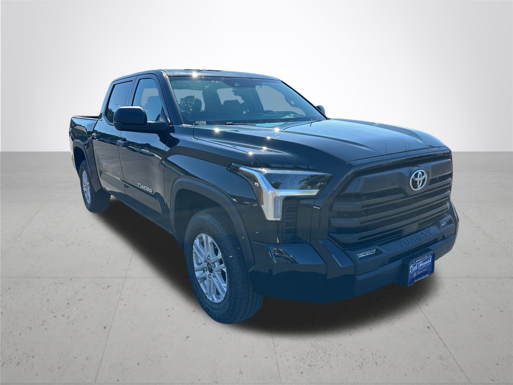 2026 Toyota Tundra SR5 CrewMax photo 5
