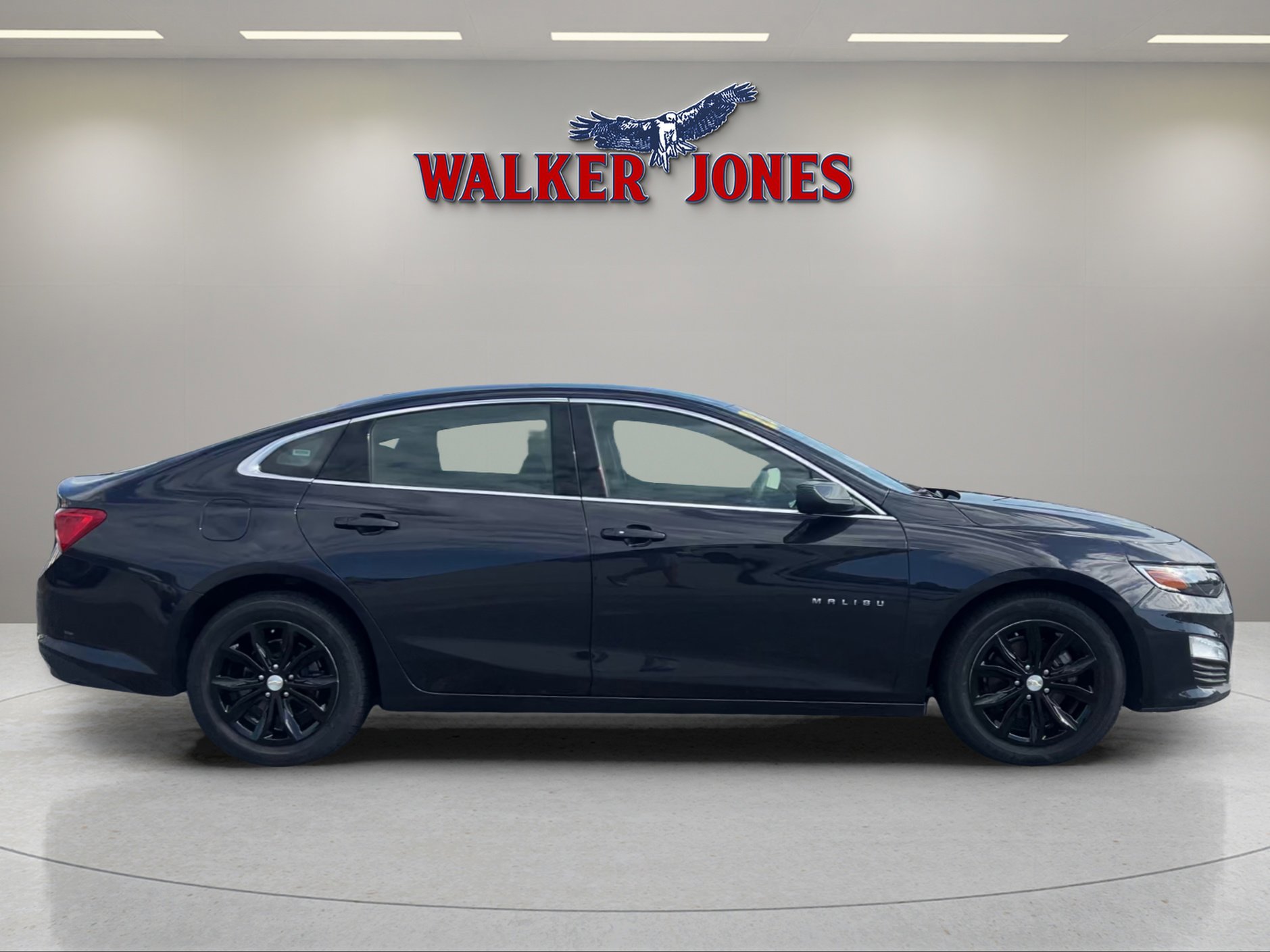 2023 Chevrolet Malibu 1LT photo 2