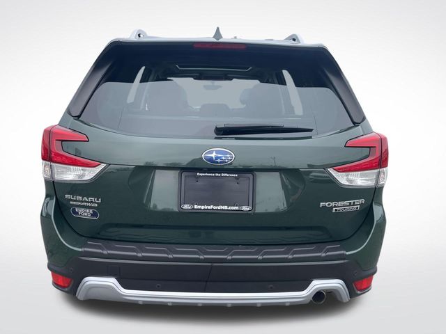 2023 Subaru Forester Touring photo 4