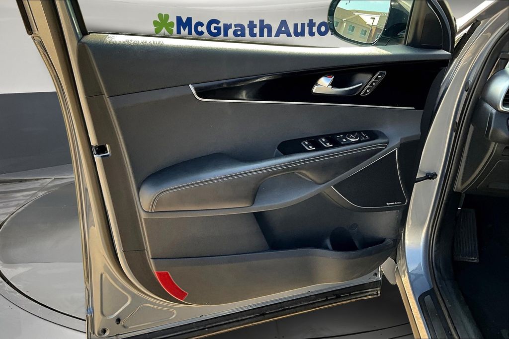 2019 Kia Sorento SX Limited photo 18