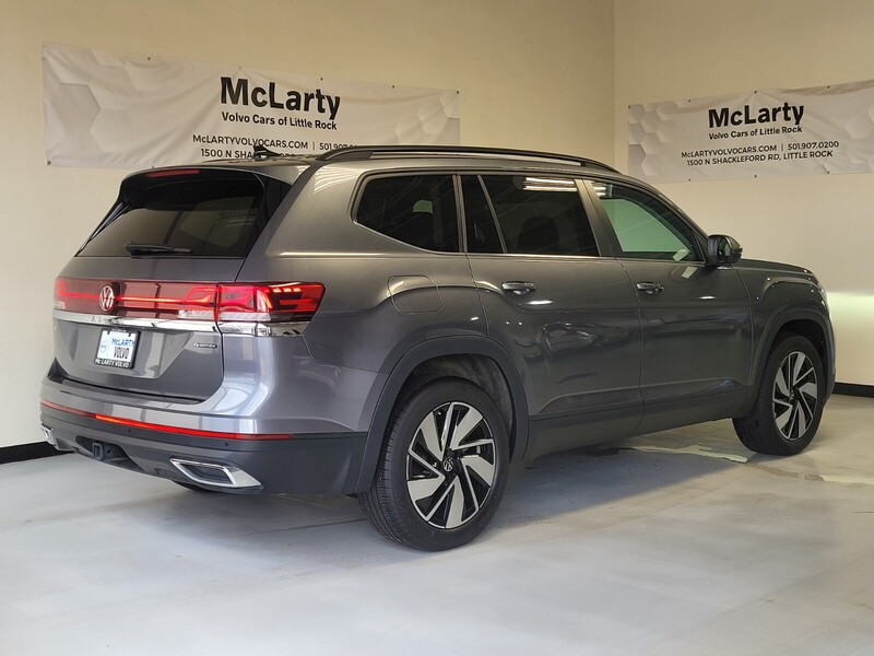 2024 Volkswagen Atlas SE Technology photo 2