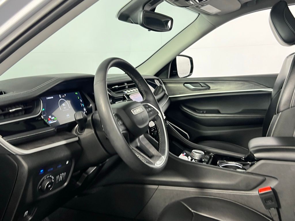 2023 Jeep Cherokee 4xe photo 16