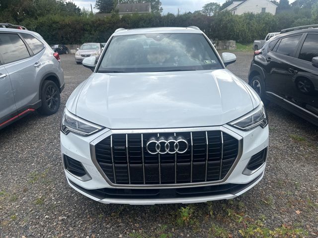 2019 Audi Q3 Premium Plus photo 2