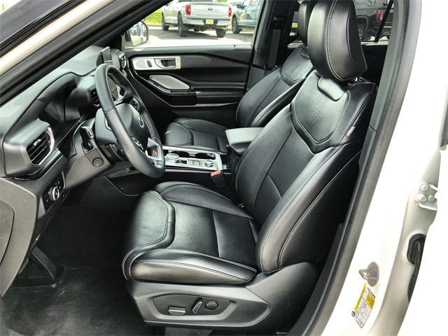 2024 Ford Explorer ST photo 3