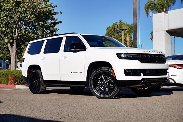 New 2025 Bright White Clear-Coat Exterior Paint Jeep Series II image 2