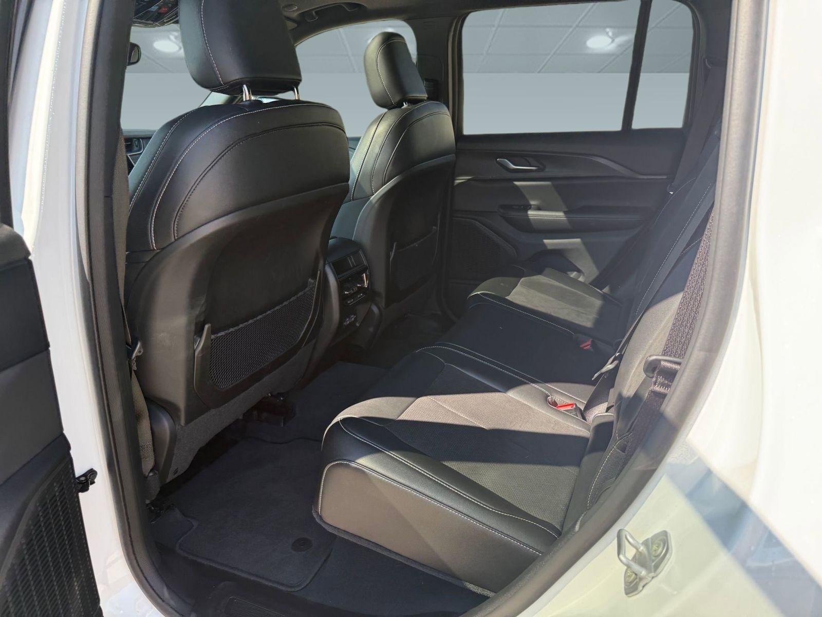 2023 Jeep Grand Cherokee Altitude photo 9