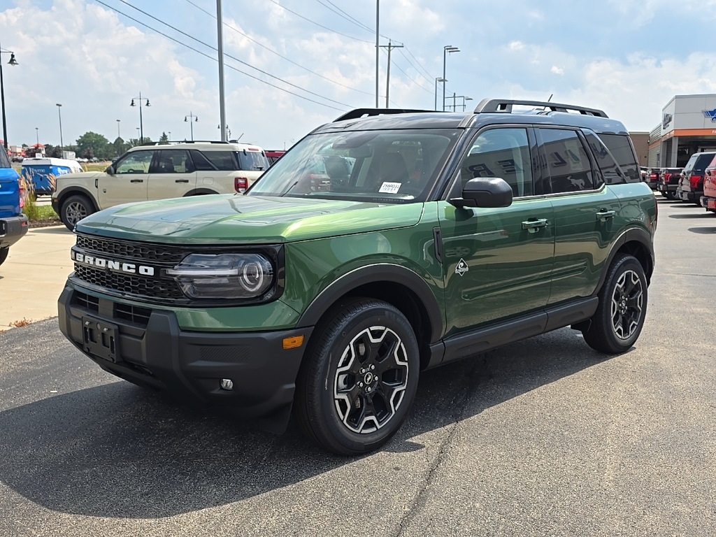 2025 Ford Bronco Sport Outer Banks's photo