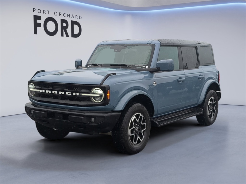 2025 Ford Bronco 4-Door Outer Banks's photo
